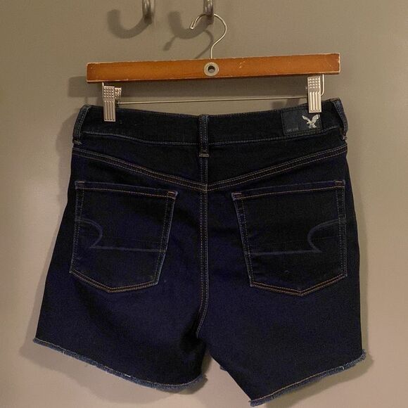 American Eagle Outfitters Womens Dark Rinse Hi Rise Denim Short Size 10 EUC - Picture 2 of 8
